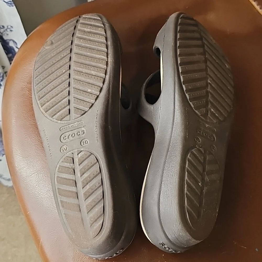 Crocs Patricia II Brown Tan Strappy Wedge Sandals Women’s Size 10